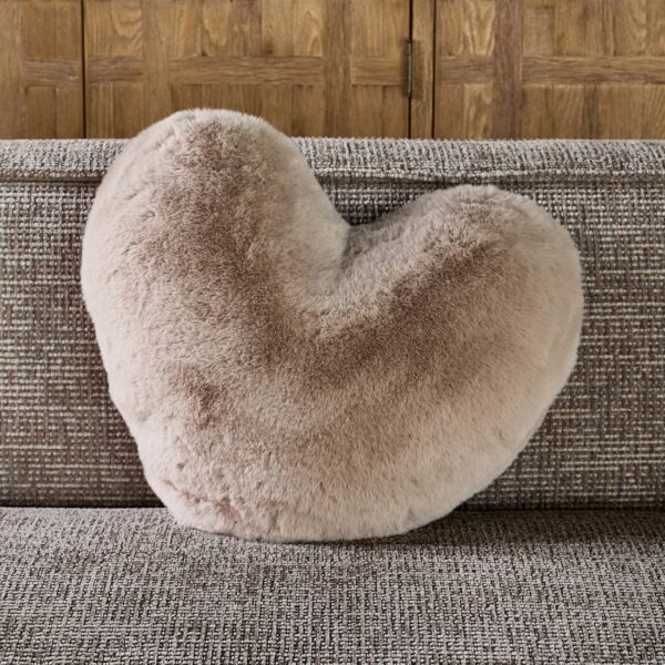 Heather Alba Faux Fur Box Pillow by Rivièra Maison – Bild 2